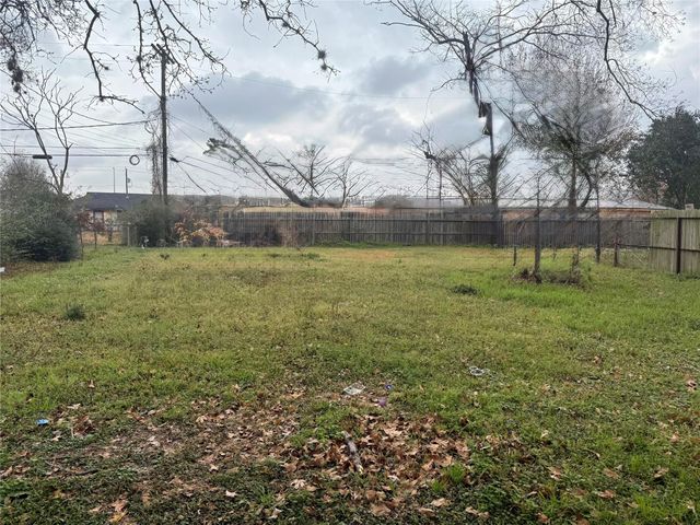 7437 Navasota Street, Houston, TX 77016