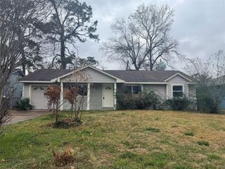 7437 Navasota Street, Houston, TX 77016