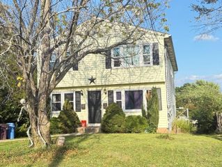17 Pike Street, New Britain, CT 06051