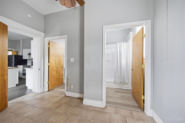 1712 Queen City Avenue, Cincinnati, OH 45214