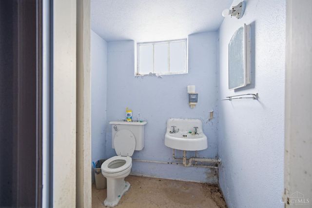 1712 Queen City Avenue, Cincinnati, OH 45214