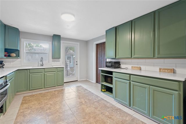 1013 N Colorado Street, Lockhart, TX 78644