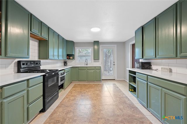 1013 N Colorado Street, Lockhart, TX 78644