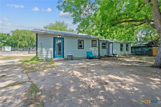 1013 N Colorado Street, Lockhart, TX 78644