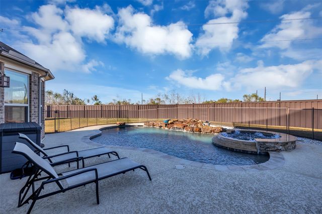 30200 Green Meadows Lane, Brookshire, TX 77423