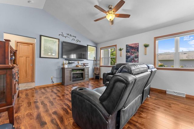 428 Sweetflag AVENUE, Fond Du Lac, WI 54935