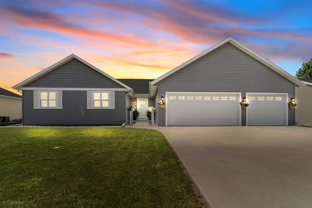 428 Sweetflag AVENUE, Fond Du Lac, WI 54935