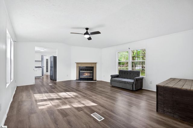 67 Creekwood Drive, Fountain Inn, SC 29644