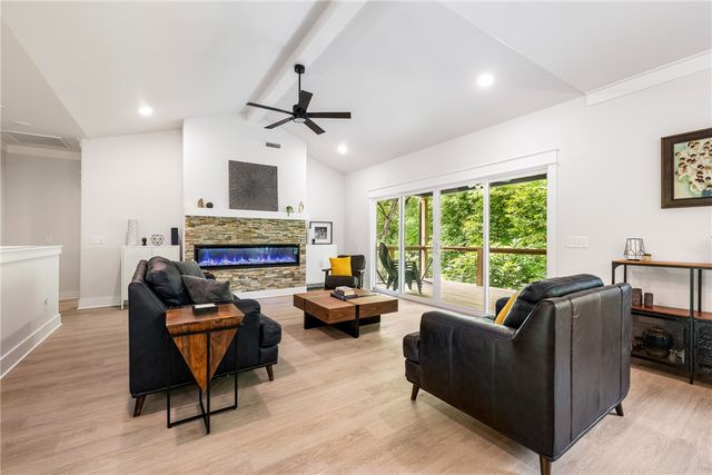 107 Overton Drive, Bella Vista, AR 72714