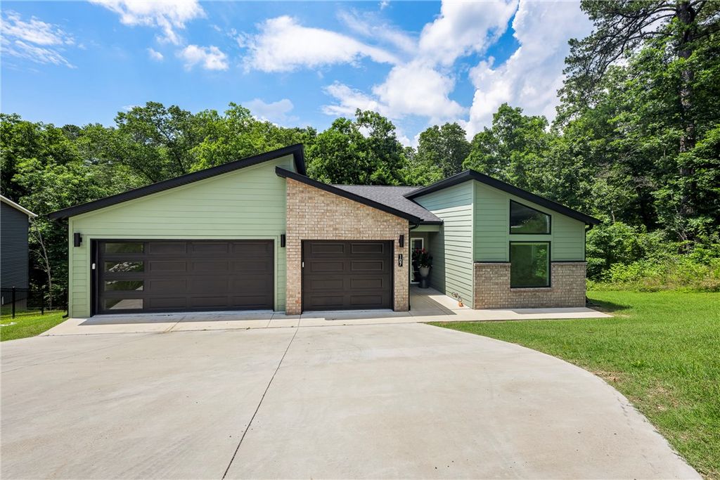 107 Overton Drive, Bella Vista, AR 72714