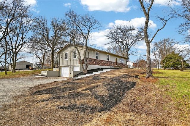 23718 S State Route 291 Highway, Harrisonville, MO 64701