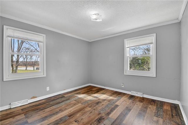 23718 S State Route 291 Highway, Harrisonville, MO 64701