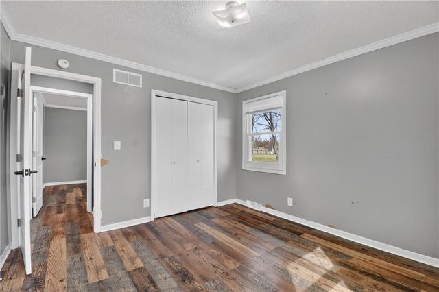 23718 S State Route 291 Highway, Harrisonville, MO 64701