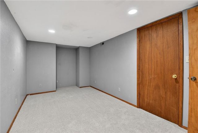 23718 S State Route 291 Highway, Harrisonville, MO 64701