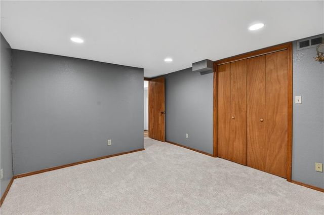 23718 S State Route 291 Highway, Harrisonville, MO 64701