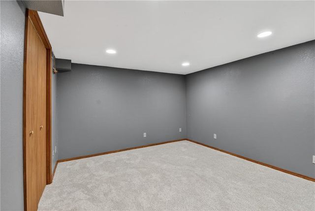 23718 S State Route 291 Highway, Harrisonville, MO 64701