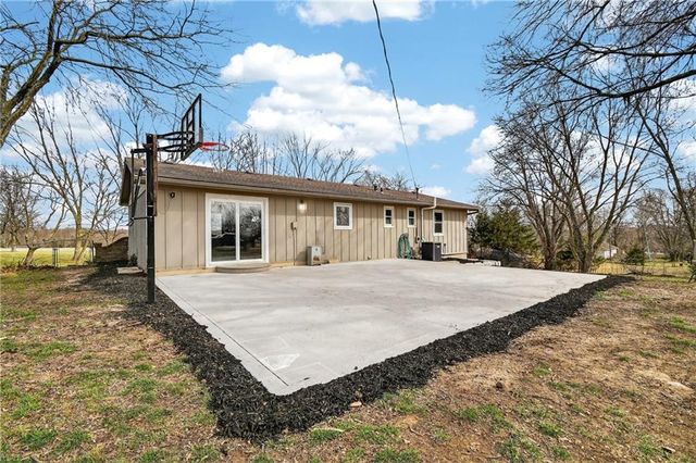 23718 S State Route 291 Highway, Harrisonville, MO 64701