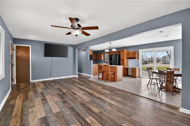 23718 S State Route 291 Highway, Harrisonville, MO 64701