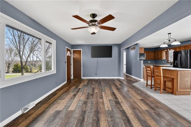 23718 S State Route 291 Highway, Harrisonville, MO 64701