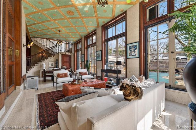 2150 Iroquois Street, Detroit, MI 48201