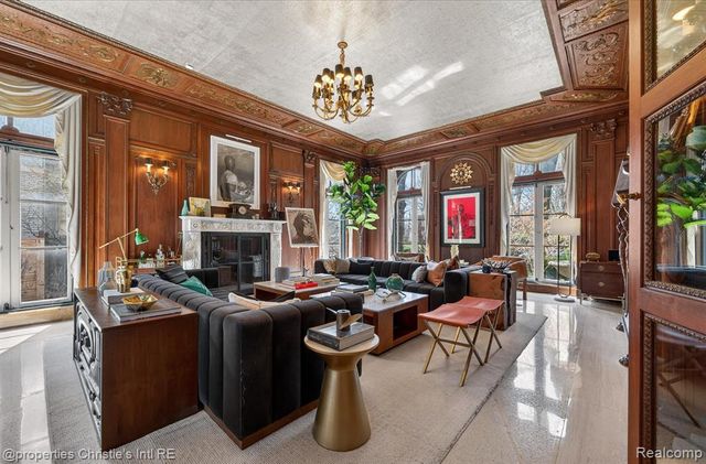 2150 Iroquois Street, Detroit, MI 48201