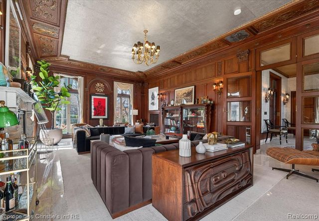 2150 Iroquois Street, Detroit, MI 48201