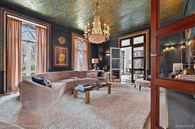 2150 Iroquois Street, Detroit, MI 48201