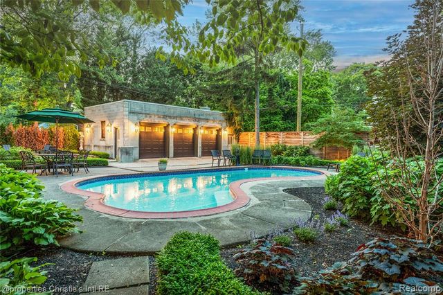 2150 Iroquois Street, Detroit, MI 48201