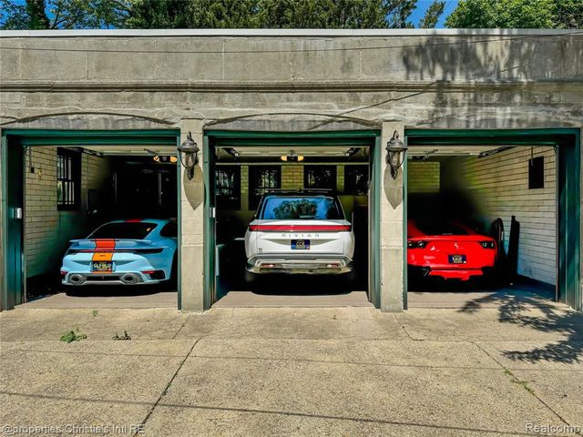 2150 Iroquois Street, Detroit, MI 48201