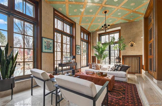 2150 Iroquois Street, Detroit, MI 48201