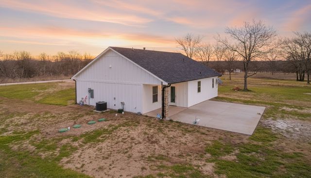 5211 SW 2385 County Road, Wortham, TX 76681