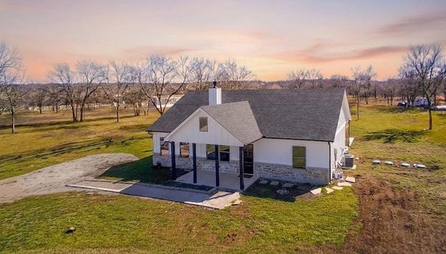 5211 SW 2385 County Road, Wortham, TX 76681