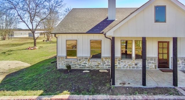 5211 SW 2385 County Road, Wortham, TX 76681