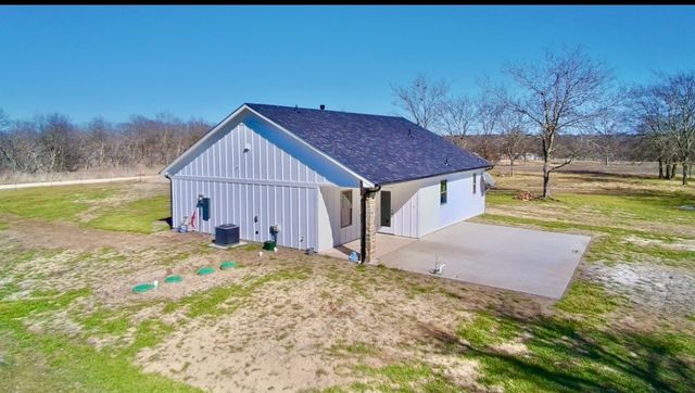 5211 SW 2385 County Road, Wortham, TX 76681