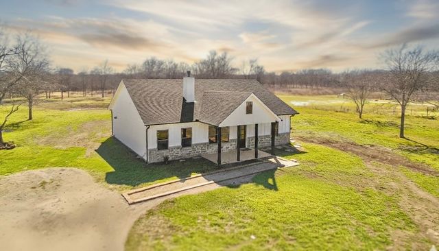 5211 SW 2385 County Road, Wortham, TX 76681