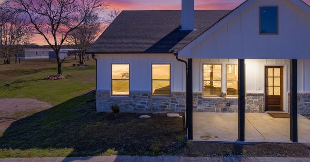 5211 SW 2385 County Road, Wortham, TX 76681