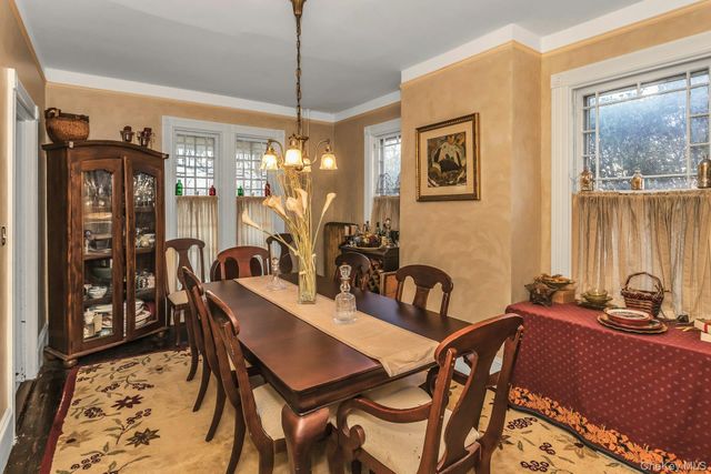 64 Bryant Avenue, Roslyn Harbor, NY 11576