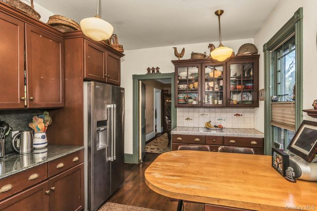 64 Bryant Avenue, Roslyn Harbor, NY 11576