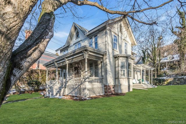 64 Bryant Avenue, Roslyn Harbor, NY 11576