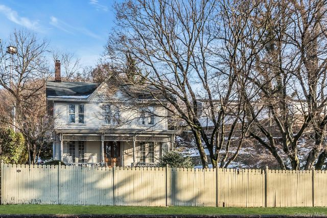 64 Bryant Avenue, Roslyn Harbor, NY 11576