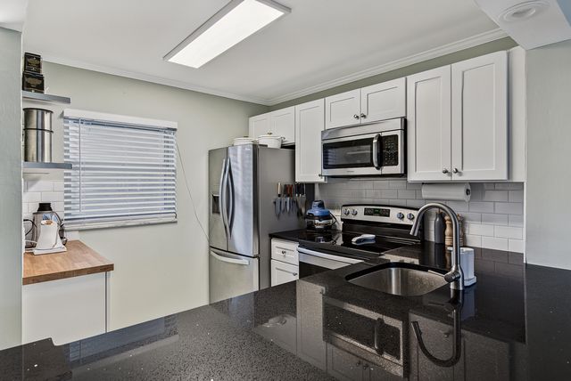 9420 Poinciana Place 108, Davie, FL 33324
