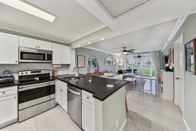 9420 Poinciana Place 108, Davie, FL 33324