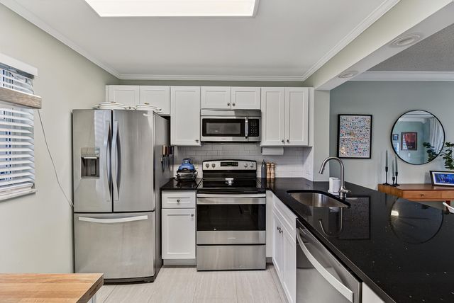 9420 Poinciana Place 108, Davie, FL 33324