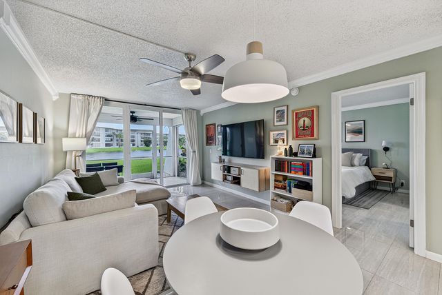 9420 Poinciana Place 108, Davie, FL 33324