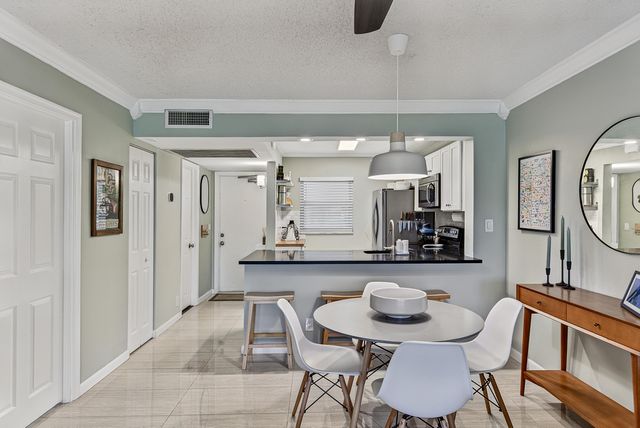 9420 Poinciana Place 108, Davie, FL 33324