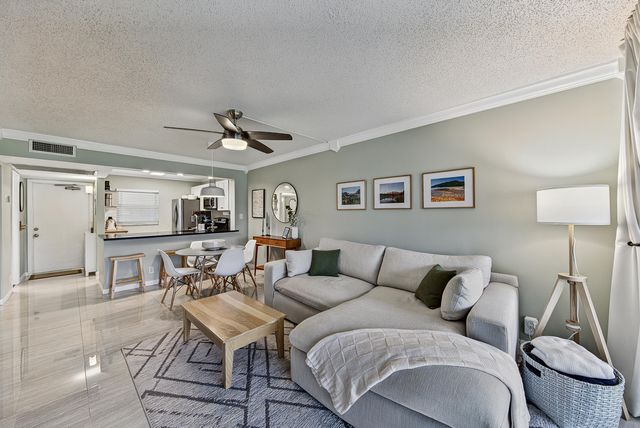 9420 Poinciana Place 108, Davie, FL 33324