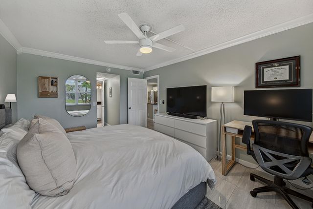 9420 Poinciana Place 108, Davie, FL 33324