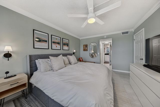 9420 Poinciana Place 108, Davie, FL 33324