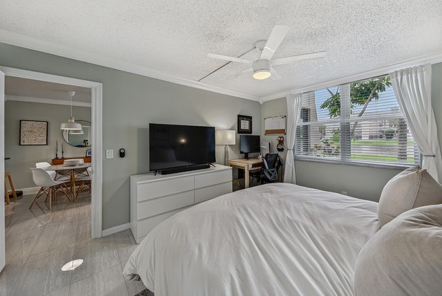 9420 Poinciana Place 108, Davie, FL 33324