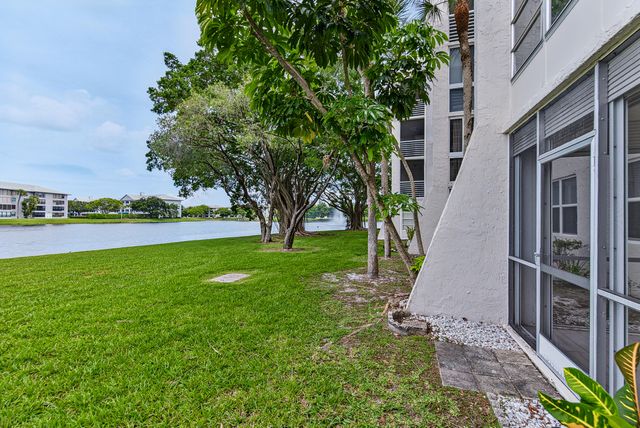 9420 Poinciana Place 108, Davie, FL 33324